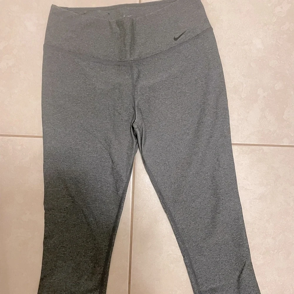 Nike Gray Leggings - Picture 1 of 2